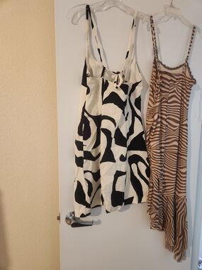 H&M Black and White Abstract Print Slip Dress